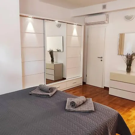 Апартаменты Spacious Near Center And The Сплит