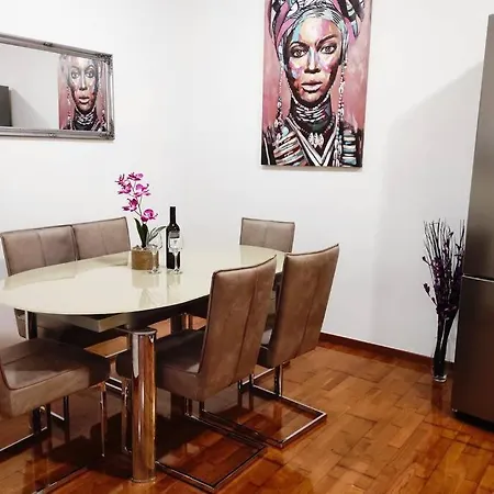 公寓 Spacious Near Center And The